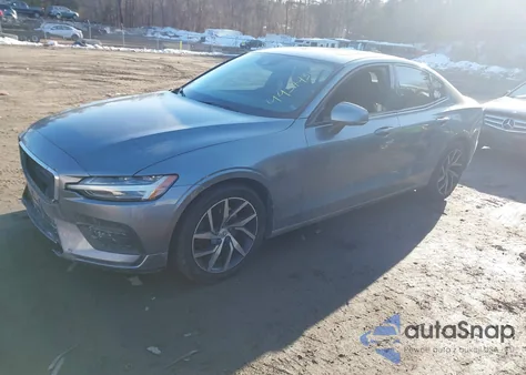 2020 Volvo S60 T5 Momentum z USA, uszkodzony, nr VIN 7JR102FK8LG037142